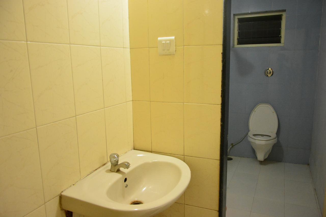 Hotel Madhava Shirdi Exterior foto