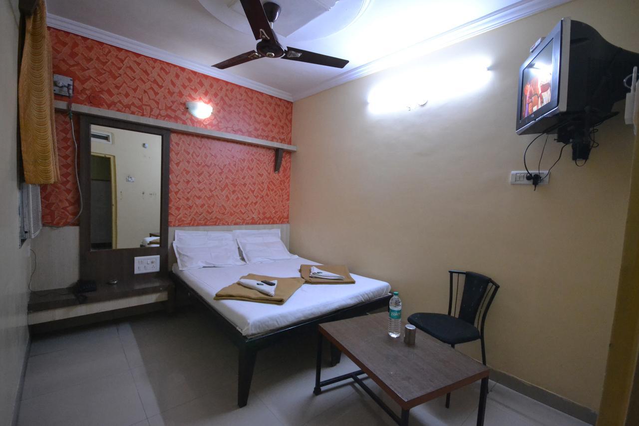 Hotel Madhava Shirdi Exterior foto