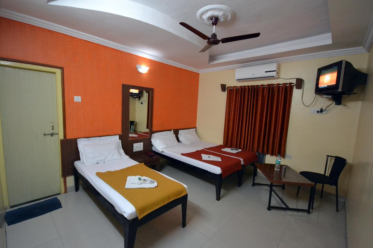 Hotel Madhava Shirdi Exterior foto