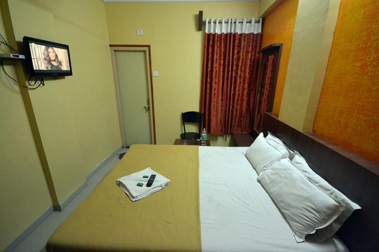 Hotel Madhava Shirdi Exterior foto